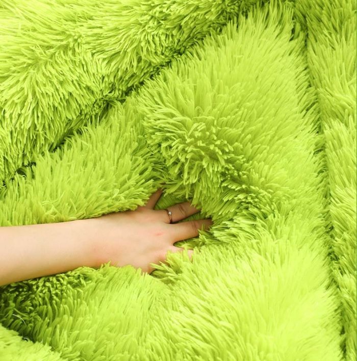 Plush Triangle Pet Bed-Grey